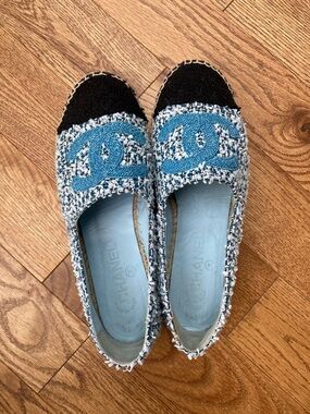 CHANEL Blue Tweed Espadrille Flats with Black Cap Toe